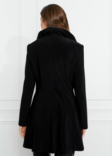 Load image into Gallery viewer, Frank Lyman Jacket. 253045