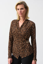 Load image into Gallery viewer, Joseph Ribkoff Silky Knit Fitted Top. 244251
