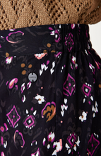 Load image into Gallery viewer, Garcia  Patterned Skirt/  G30120
