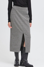 Load image into Gallery viewer, Ichi Kate Midid Skirt. 20122404

