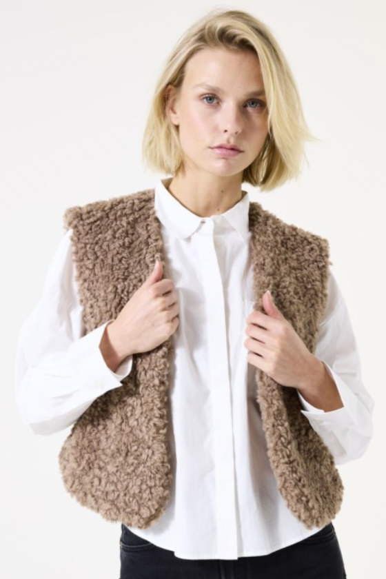 Garcia Sleevelss Vest. I50290