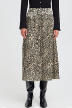 Load image into Gallery viewer, Ichi Lizica Skirt. 20124623
