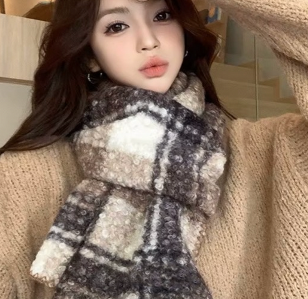 Cherie Scarf. SF208702