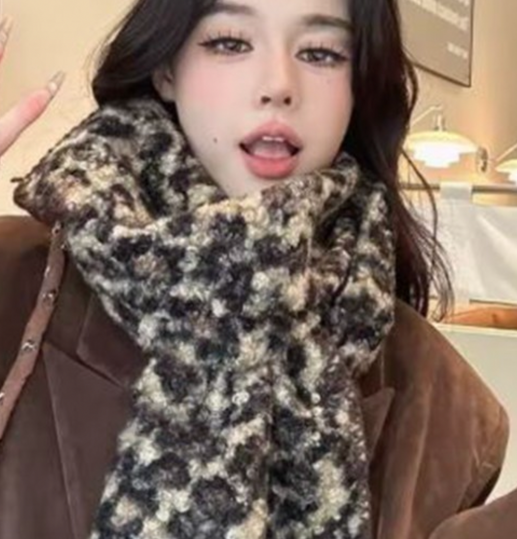 Cherie Scarf. SF208706