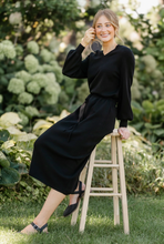 Load image into Gallery viewer, Wren Midi Dress. Black
