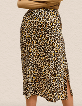 Load image into Gallery viewer, La Miel Satin Skirt. JBP4222
