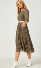 Load image into Gallery viewer, Hayden Floral Crinkle Pleat Puff Sleeve Dress. HN4443
