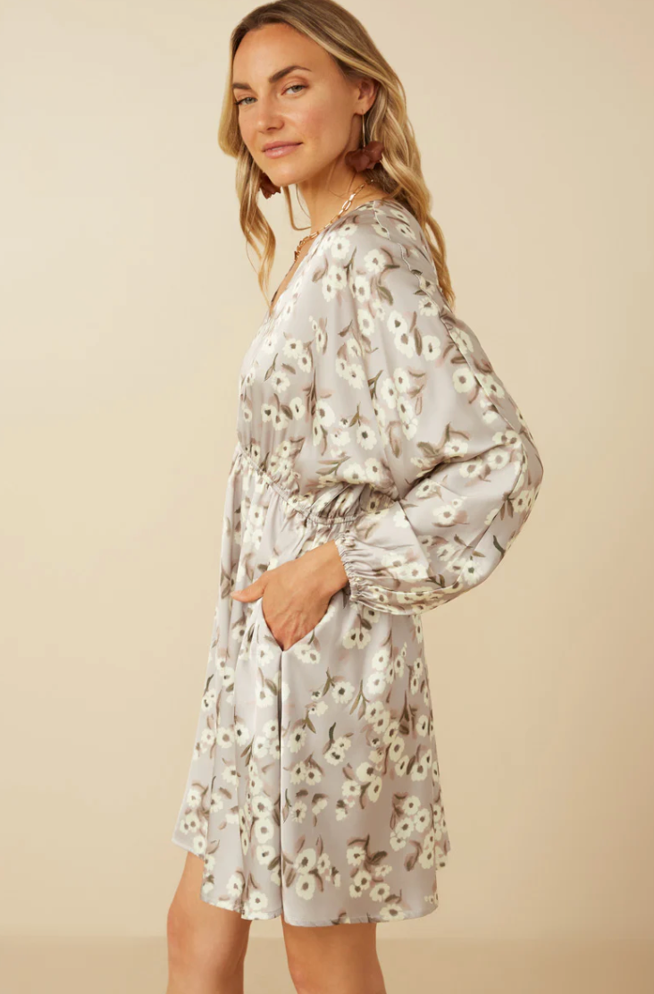 Hayden Womens Satin Floral Print V Neck Dolman Sleeve Dress. HY7571
