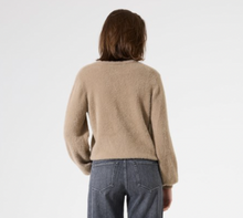 Load image into Gallery viewer, Garcia Cardigan  I50251
