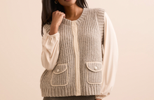 Load image into Gallery viewer, Tribal Sleeveless Vest W/ Pockets. 23680 3976 2514
