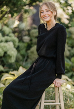 Load image into Gallery viewer, Wren Midi Dress. Black
