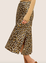 Load image into Gallery viewer, La Miel Satin Skirt. JBP4222
