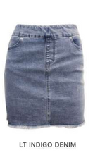 Load image into Gallery viewer, Point Zero Pull On Denim Skirt. 8660003
