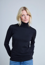 Load image into Gallery viewer, Ichi Luls Turtle Neck Sweater 20126198
