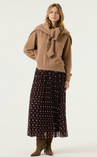 Load image into Gallery viewer, Garcia Plisse Skirt U260123
