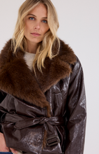 Load image into Gallery viewer, Tramontana Jacket w/ Faux Fur Collar. C1521802
