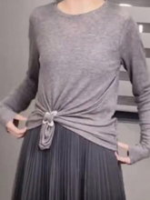 Load image into Gallery viewer, Oval Rhinstone CLothing Ring,/Scarf Tie. GOLD
