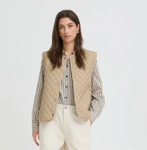 Load image into Gallery viewer, B Young Berta Waistcoat. 20818517
