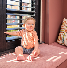 Load image into Gallery viewer, Dirkje Boys Shirt/Shorts Set. N58595-35
