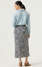 Load image into Gallery viewer, Garcia Skirt O260120
