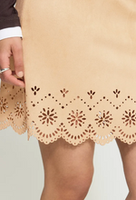 Load image into Gallery viewer, Ichi Keisha Skirt. 20126393

