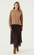 Load image into Gallery viewer, Garcia Plisse Skirt U260123

