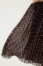 Load image into Gallery viewer, Garcia Plisse Skirt U260123
