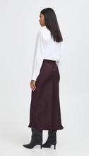 Load image into Gallery viewer, B Young Dacanna Midi Skirt 20819673

