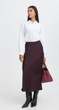 Load image into Gallery viewer, B Young Dacanna Midi Skirt 20819673
