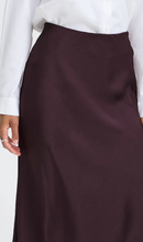 Load image into Gallery viewer, B Young Dacanna Midi Skirt 20819673
