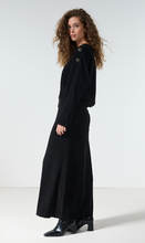 Load image into Gallery viewer, Tramontana Knit Maxi Skirt C4921201. (Black)
