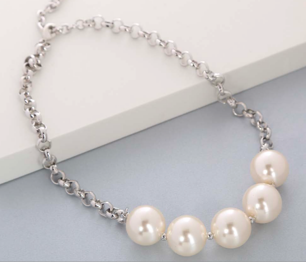 Merx Pearl Necklace